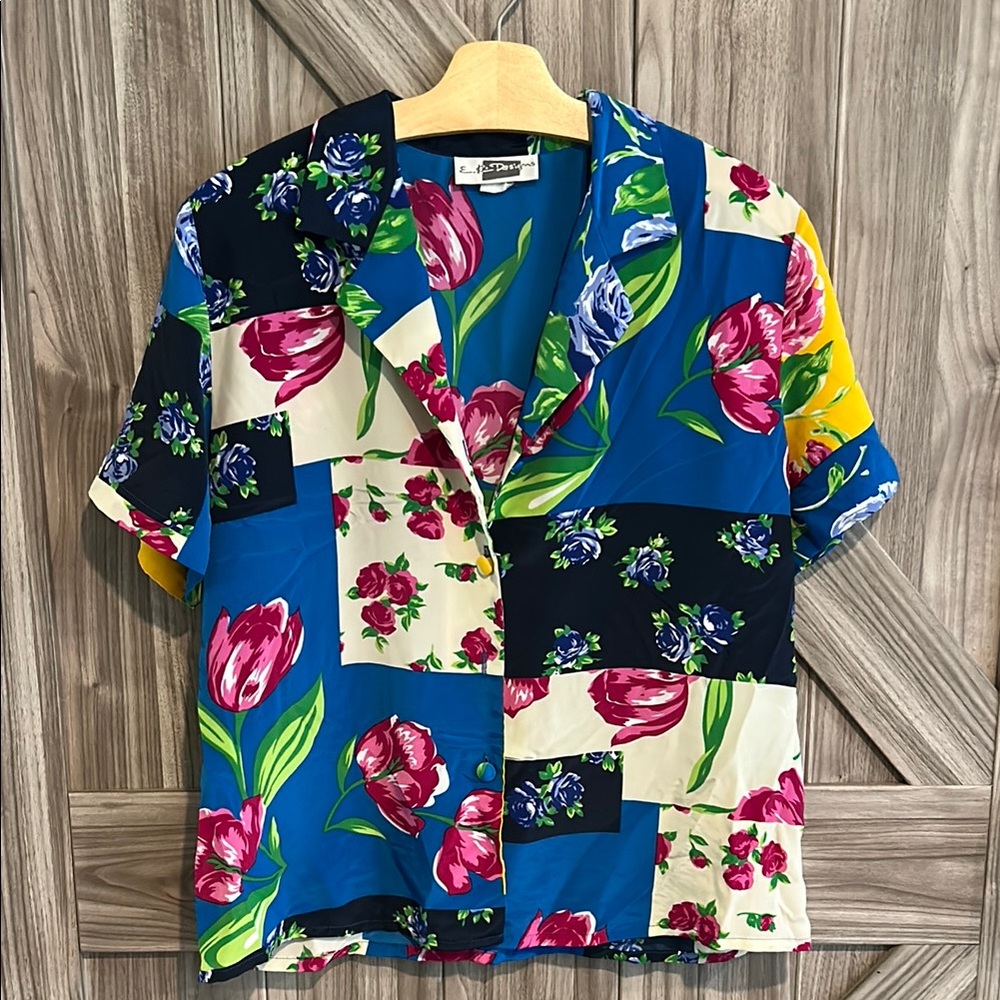 E. K. Designs Vintage Floral Short Sleeve Top